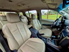 CHEVROLET TRAILBLAZER 2.8 LTZ 4X4 16V TURBO AUT 7 LUGARES 2013 2013/2013 CRUZEIRO MULTIMARCAS CRUZEIRO DO SUL / Carros no Vale
