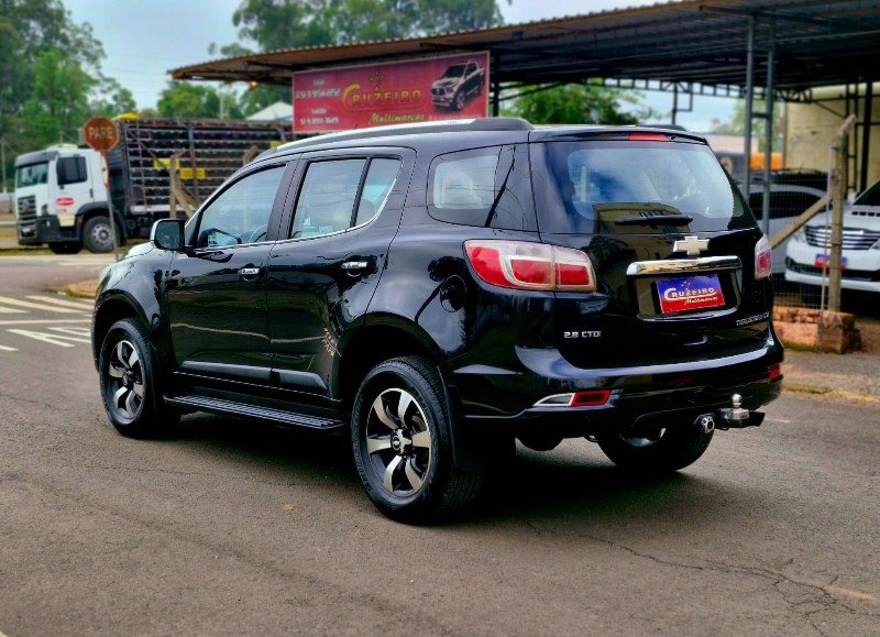 CHEVROLET TRAILBLAZER 2.8 LTZ 4X4 16V TURBO AUT 7 LUGARES 2013 2013/2013 CRUZEIRO MULTIMARCAS CRUZEIRO DO SUL / Carros no Vale