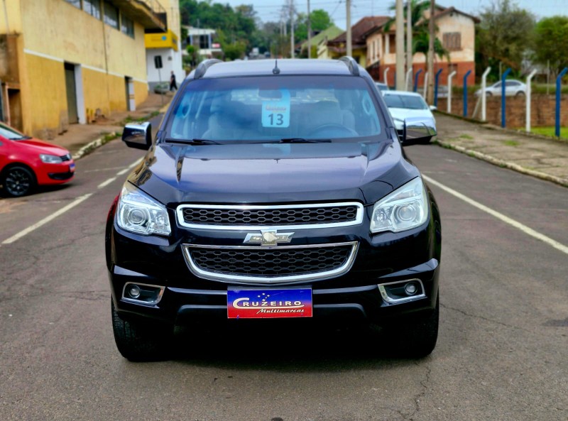 CHEVROLET TRAILBLAZER 2.8 LTZ 4X4 16V TURBO AUT 7 LUGARES 2013 2013/2013 CRUZEIRO MULTIMARCAS CRUZEIRO DO SUL / Carros no Vale