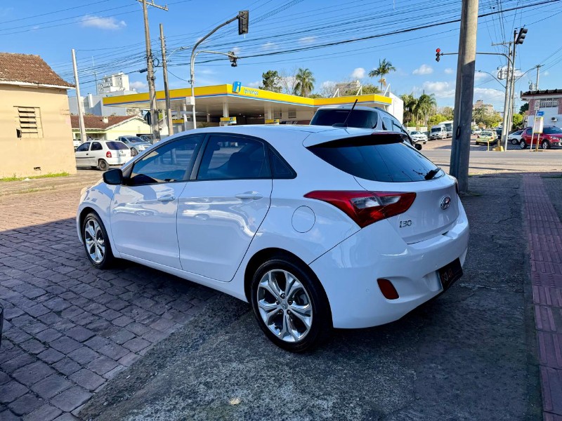 HYUNDAI I30 1.8 MPI 16V GASOLINA 4P AUTOMATICO 2014/2015 AR MULTIMARCAS VENÂNCIO AIRES / Carros no Vale