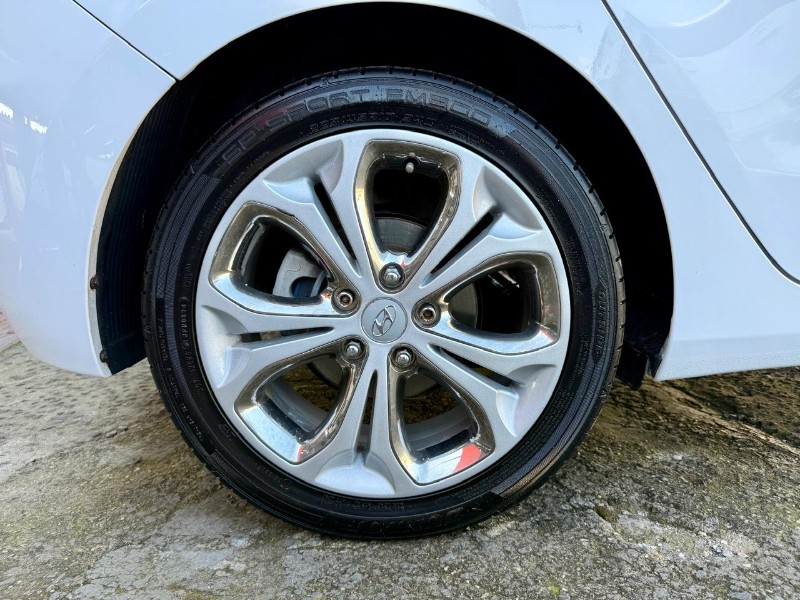 HYUNDAI I30 1.8 MPI 16V GASOLINA 4P AUTOMATICO 2014/2015 AR MULTIMARCAS VENÂNCIO AIRES / Carros no Vale