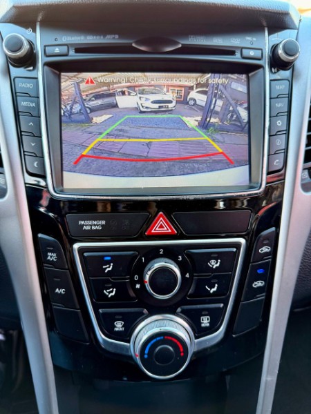 HYUNDAI I30 1.8 MPI 16V GASOLINA 4P AUTOMATICO 2014/2015 AR MULTIMARCAS VENÂNCIO AIRES / Carros no Vale