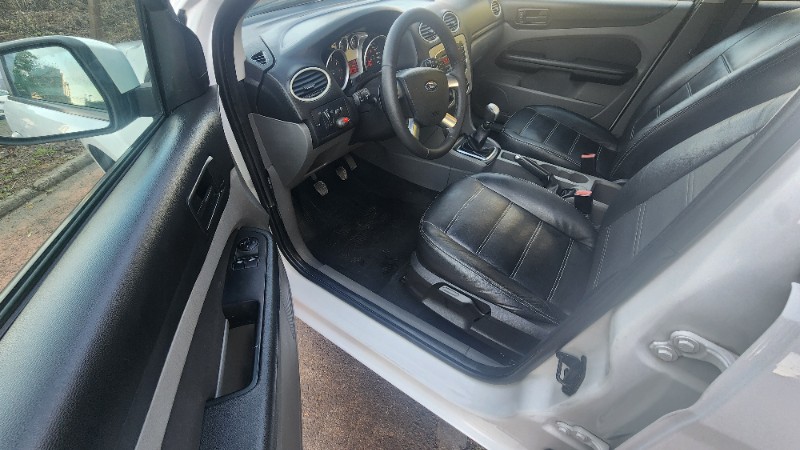 FORD FOCUS 1.6 FC 2011/2011 FERNANDO AUTOMÓVEIS | REVENDA DE CARROS ARROIO DO MEIO ARROIO DO MEIO / Carros no Vale