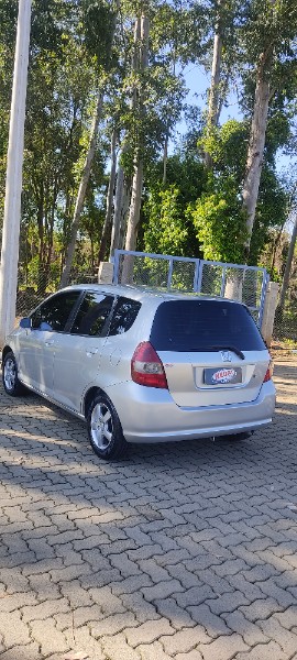 HONDA FIT LXL /2005 NEURI VEÍCULOS LAJEADO / Carros no Vale