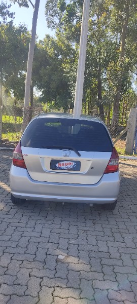 HONDA FIT LXL /2005 NEURI VEÍCULOS LAJEADO / Carros no Vale