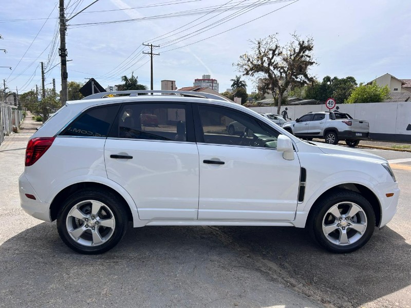 CHEVROLET CAPTIVA SPORT FWD 2.4 16V 171/185CV 2015/2015 LS MULTIMARCAS VENÂNCIO AIRES / Carros no Vale