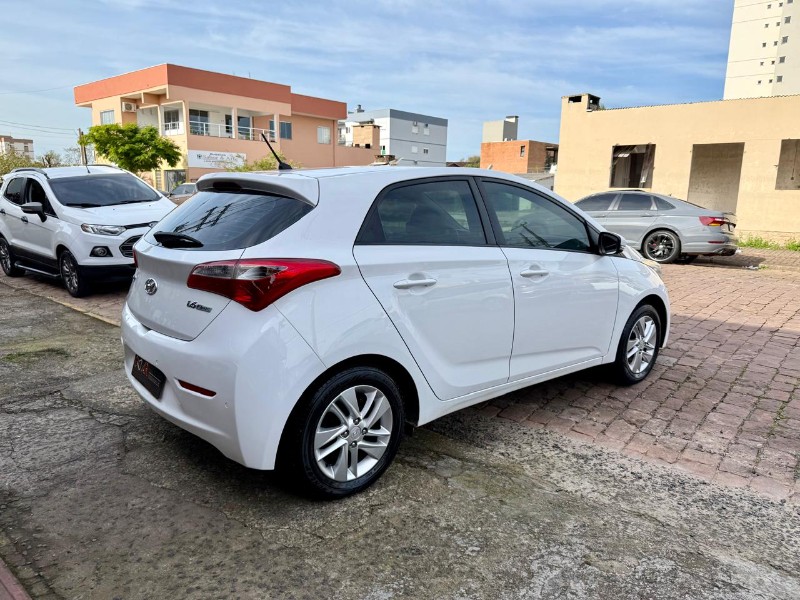 HYUNDAI HB20 1.6 PREMIUM 16V FLEX 4P MANUAL 2012/2013 AR MULTIMARCAS VENÂNCIO AIRES / Carros no Vale