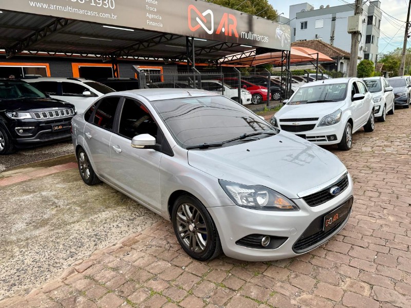 FORD FOCUS SEDAN 2.0 16V 4P 2012/2012 AR MULTIMARCAS VENÂNCIO AIRES / Carros no Vale
