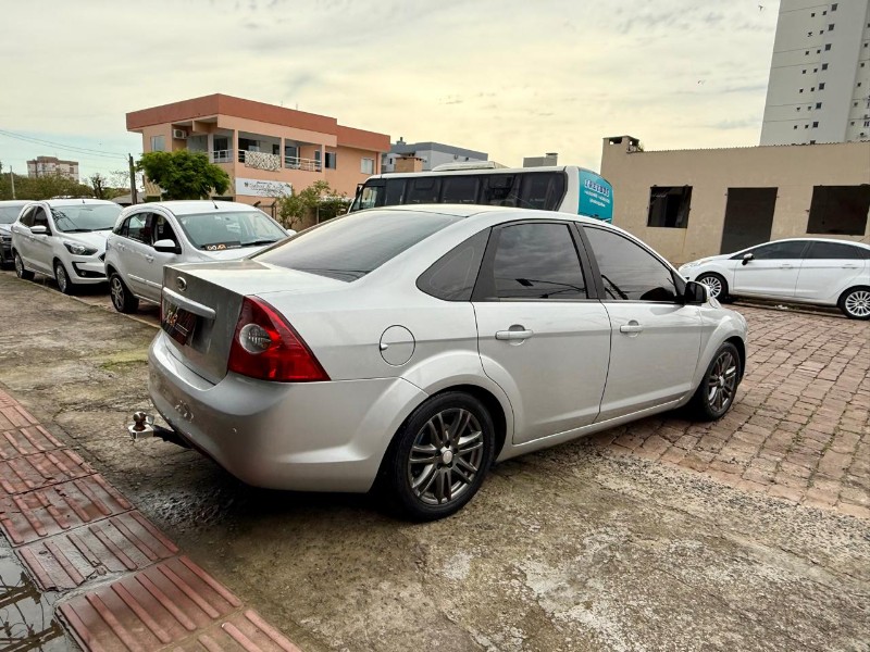 FORD FOCUS SEDAN 2.0 16V 4P 2012/2012 AR MULTIMARCAS VENÂNCIO AIRES / Carros no Vale
