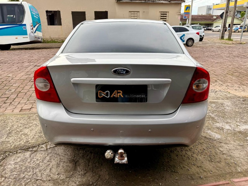 FORD FOCUS SEDAN 2.0 16V 4P 2012/2012 AR MULTIMARCAS VENÂNCIO AIRES / Carros no Vale