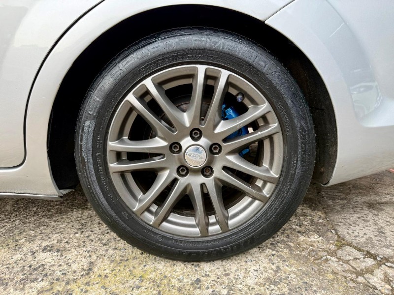 FORD FOCUS SEDAN 2.0 16V 4P 2012/2012 AR MULTIMARCAS VENÂNCIO AIRES / Carros no Vale