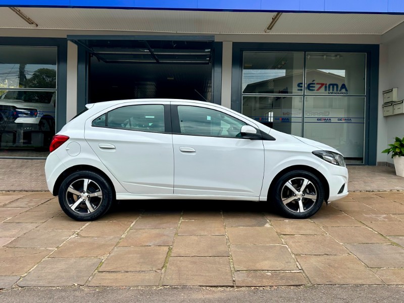 CHEVROLET ONIX LTZ 1.4 2017/2018 SÉTIMA VEÍCULOS GUAPORÉ / Carros no Vale