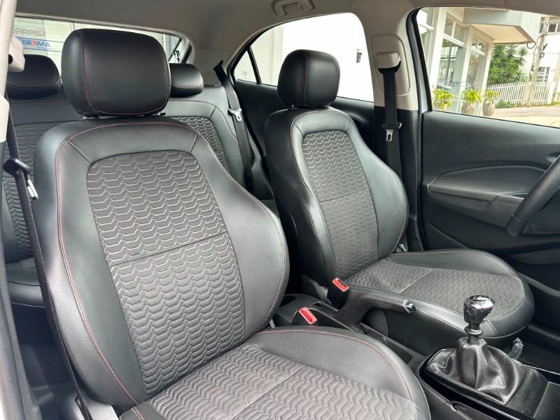 CHEVROLET ONIX LTZ 1.4 2017/2018 SÉTIMA VEÍCULOS GUAPORÉ / Carros no Vale