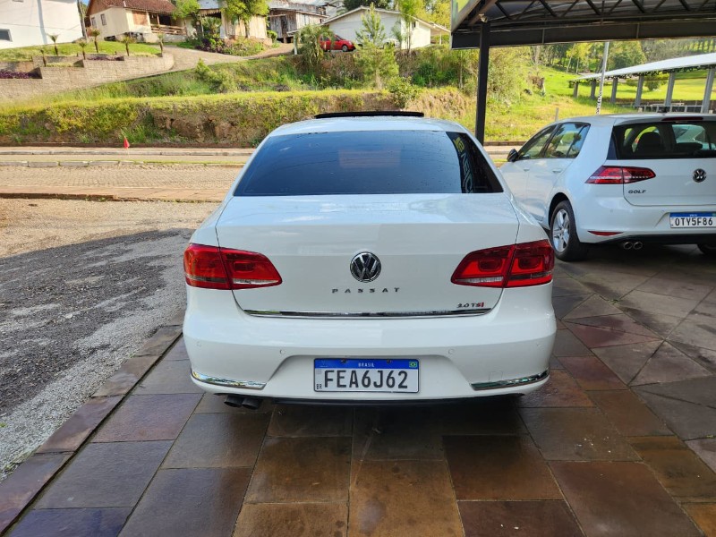 VOLKSWAGEN PASSAT HIGHLINE 2.0 T 2011/2012 TS VEÍCULOS ANTA GORDA / Carros no Vale