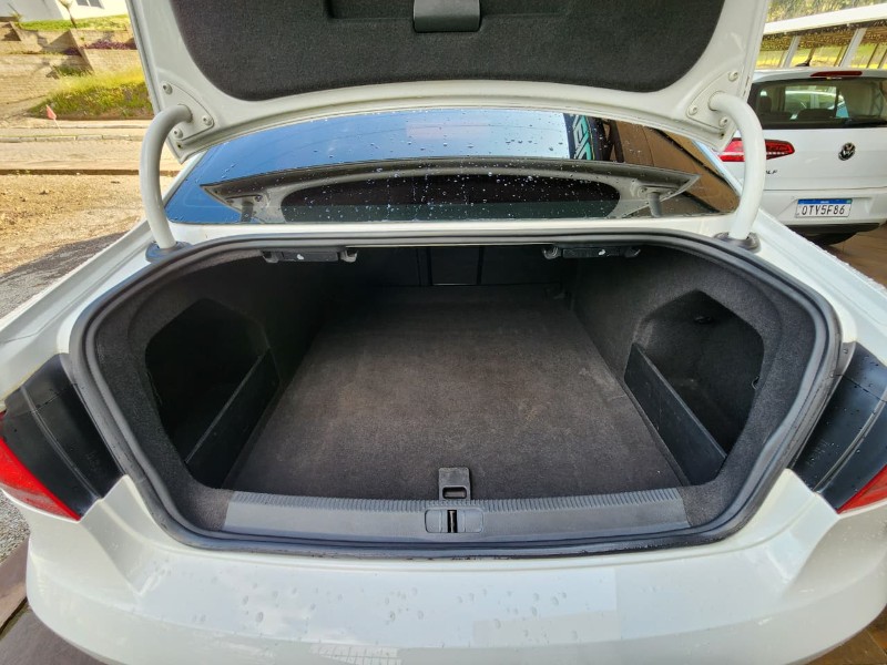 VOLKSWAGEN PASSAT HIGHLINE 2.0 T 2011/2012 TS VEÍCULOS ANTA GORDA / Carros no Vale