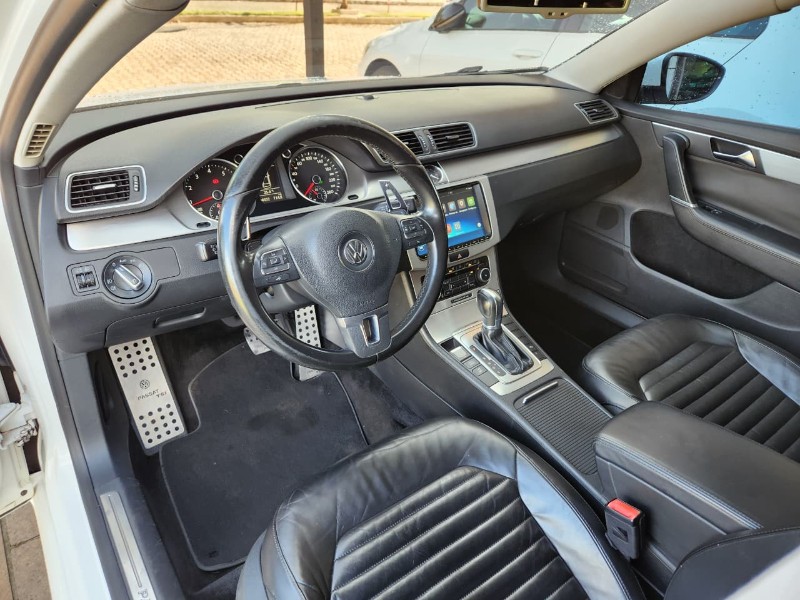 VOLKSWAGEN PASSAT HIGHLINE 2.0 T 2011/2012 TS VEÍCULOS ANTA GORDA / Carros no Vale