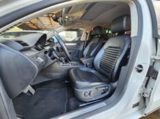 VOLKSWAGEN PASSAT HIGHLINE 2.0 T 2011/2012 TS VEÍCULOS ANTA GORDA / Carros no Vale