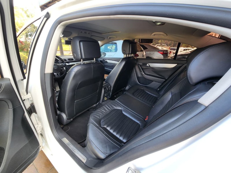 VOLKSWAGEN PASSAT HIGHLINE 2.0 T 2011/2012 TS VEÍCULOS ANTA GORDA / Carros no Vale