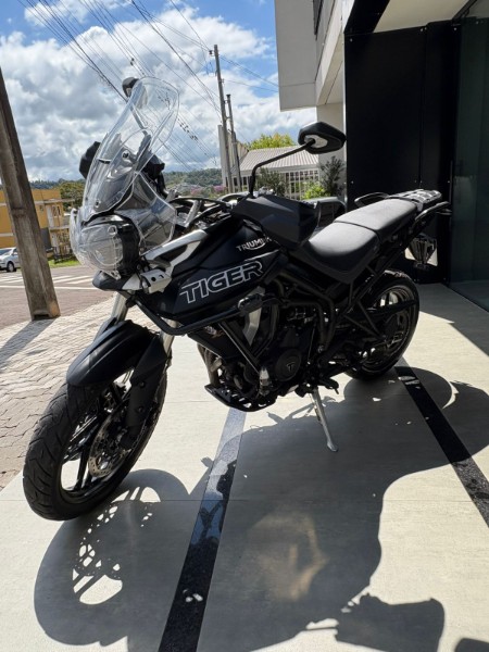 TRIUMPH TIGER 800 /2020 DE CONTO AUTOMÓVEIS SARANDI / Carros no Vale TRIUMPH TIGER 800 /2020 DE CONTO AUTOMÓVEIS SARANDI / Carros no Vale