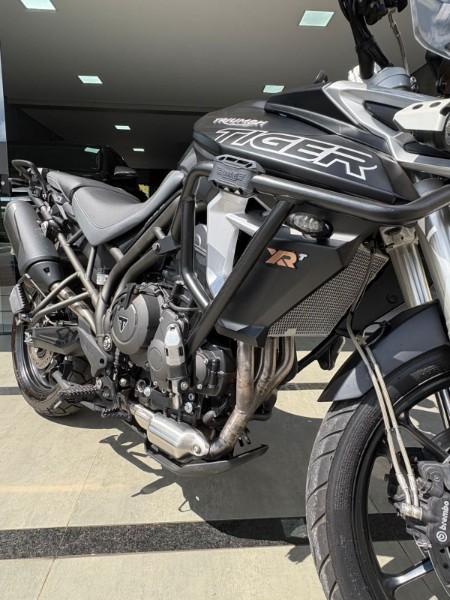 TRIUMPH TIGER 800 /2020 DE CONTO AUTOMÓVEIS SARANDI / Carros no Vale TRIUMPH TIGER 800 /2020 DE CONTO AUTOMÓVEIS SARANDI / Carros no Vale