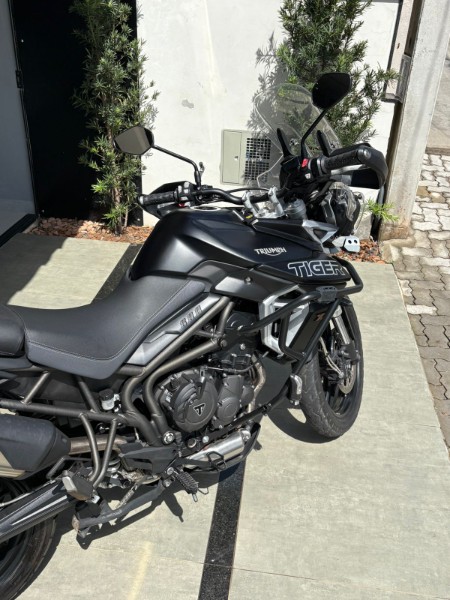 TRIUMPH TIGER 800 /2020 DE CONTO AUTOMÓVEIS SARANDI / Carros no Vale TRIUMPH TIGER 800 /2020 DE CONTO AUTOMÓVEIS SARANDI / Carros no Vale