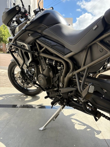 TRIUMPH TIGER 800 /2020 DE CONTO AUTOMÓVEIS SARANDI / Carros no Vale TRIUMPH TIGER 800 /2020 DE CONTO AUTOMÓVEIS SARANDI / Carros no Vale