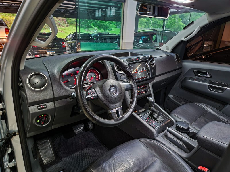 VOLKSWAGEN AMAROK HIGH.CD 2.0 16V TDI 4X4 DIES AUT 2012/2012 TS VEÍCULOS ANTA GORDA / Carros no Vale