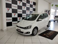 VOLKSWAGEN FOX COMFORTLINE 1.6 2015/2015 TIAGO AUTOMÓVEIS VENÂNCIO AIRES / Carros no Vale
