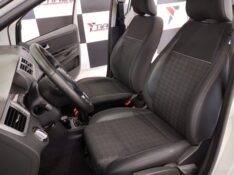 VOLKSWAGEN FOX COMFORTLINE 1.6 2015/2015 TIAGO AUTOMÓVEIS VENÂNCIO AIRES / Carros no Vale