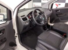 VOLKSWAGEN FOX COMFORTLINE 1.6 2015/2015 TIAGO AUTOMÓVEIS VENÂNCIO AIRES / Carros no Vale