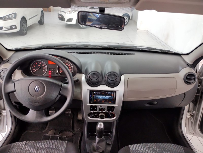 RENAULT SANDERO 1.6 EXPRESSION 8V FLEX 4P MANUAL 2010/2010 TIAGO AUTOMÓVEIS VENÂNCIO AIRES / Carros no Vale