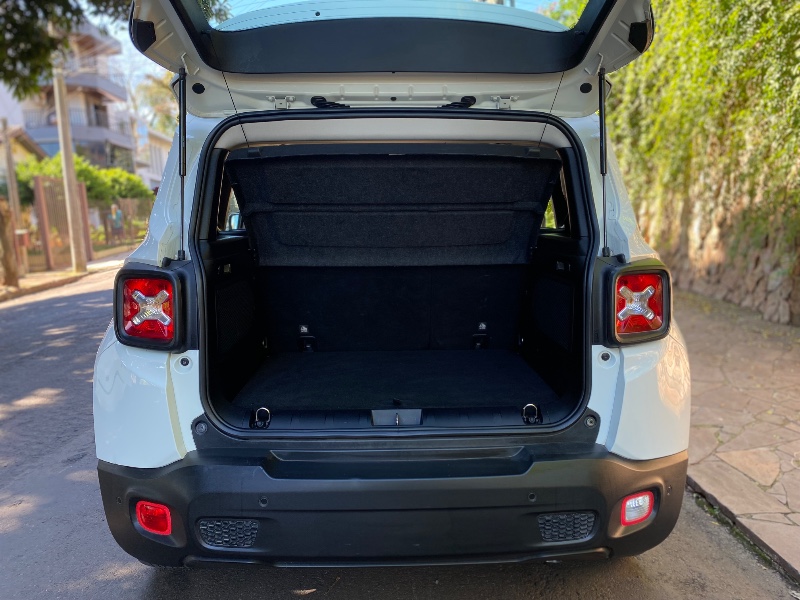 JEEP RENEGADE LNGTD 1.8 2015/2016 ESTAÇÃO DO CARRO ESTRELA / Carros no Vale