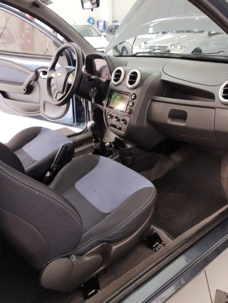 FORD KA 1.0 8V 2012/2012 TIAGO AUTOMÓVEIS VENÂNCIO AIRES / Carros no Vale