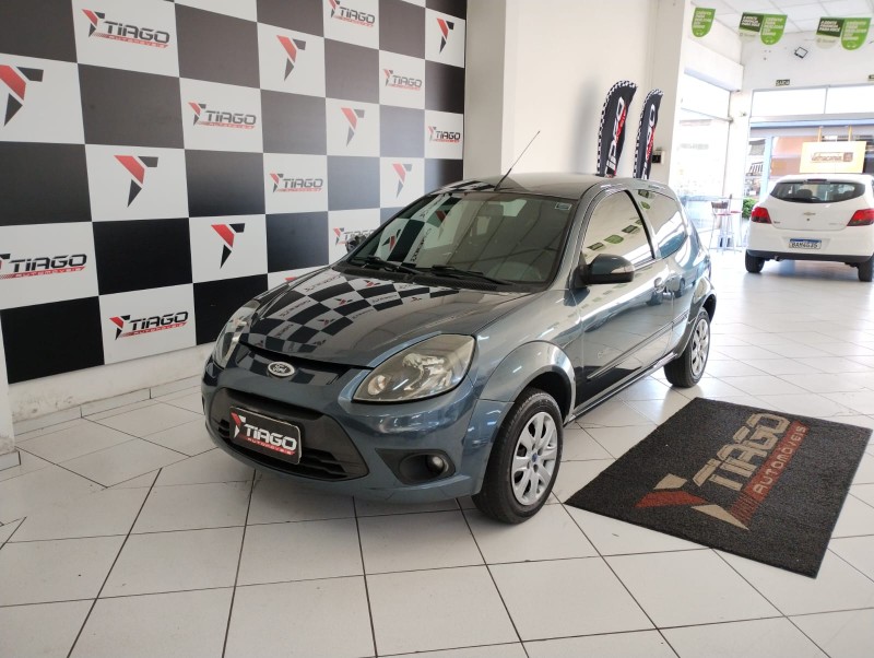 FORD KA 1.0 8V 2012/2012 TIAGO AUTOMÓVEIS VENÂNCIO AIRES / Carros no Vale