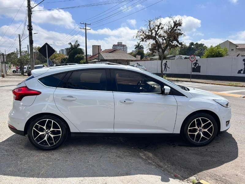 FORD FOCUS FASTBACK TIT./T.PLUS 2.0 FLEX AUT. 2016/2016 LS MULTIMARCAS VENÂNCIO AIRES / Carros no Vale FORD FOCUS FASTBACK TIT./T.PLUS 2.0 FLEX AUT. 2016/2016 LS MULTIMARCAS VENÂNCIO AIRES / Carros no Vale