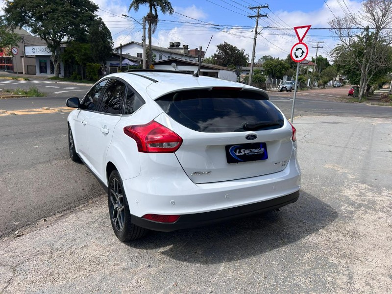FORD FOCUS FASTBACK TIT./T.PLUS 2.0 FLEX AUT. 2016/2016 LS MULTIMARCAS VENÂNCIO AIRES / Carros no Vale FORD FOCUS FASTBACK TIT./T.PLUS 2.0 FLEX AUT. 2016/2016 LS MULTIMARCAS VENÂNCIO AIRES / Carros no Vale