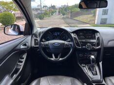 FORD FOCUS FASTBACK TIT./T.PLUS 2.0 FLEX AUT. 2016/2016 LS MULTIMARCAS VENÂNCIO AIRES / Carros no Vale