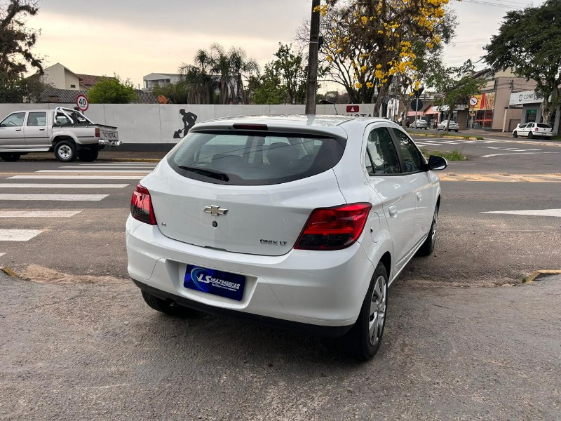 CHEVROLET ONIX HATCH LT 1.4 8V FLEXPOWER 5P MEC. 2014/2014 LS MULTIMARCAS VENÂNCIO AIRES / Carros no Vale