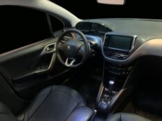 PEUGEOT 208 1.6 16V FLEX GRIFFE AT6 2013/2014 DUARTE VEÍCULOS PORTO ALEGRE / Carros no Vale
