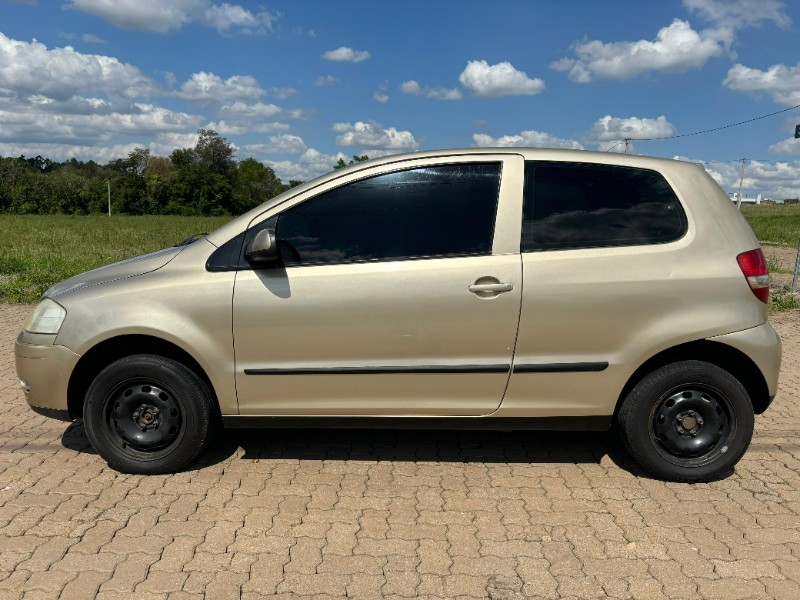 VOLKSWAGEN FOX 1.0 /2004 RT 811 VEÍCULOS ARROIO DO MEIO / Carros no Vale