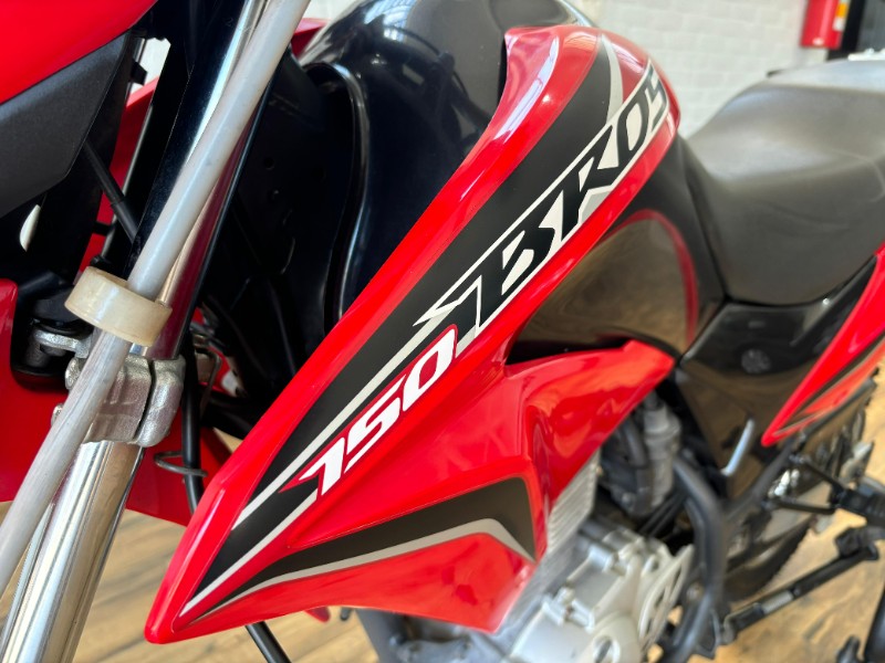 HONDA MOTOS NXR 150 BROS ES /2013 RT 811 VEÍCULOS ARROIO DO MEIO / Carros no Vale HONDA MOTOS NXR 150 BROS ES /2013 RT 811 VEÍCULOS ARROIO DO MEIO / Carros no Vale