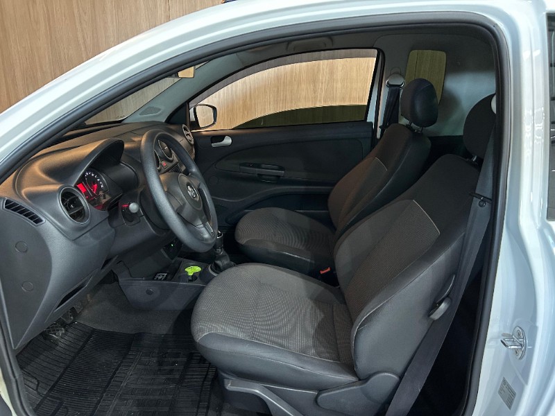 VOLKSWAGEN SAVEIRO 1.6 CE /2014 IDEAL VEÍCULOS LAJEADO / Carros no Vale