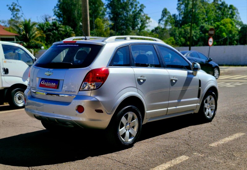 CHEVROLET CAPTIVA 2.4 FWD SPORT 16V GASOLINA 4P AUTOMÁTICO 2010/2011 CRUZEIRO MULTIMARCAS CRUZEIRO DO SUL / Carros no Vale