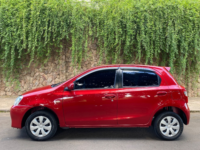 TOYOTA ETIOS XS 1.3 2012/2013 ESTAÇÃO DO CARRO ESTRELA / Carros no Vale