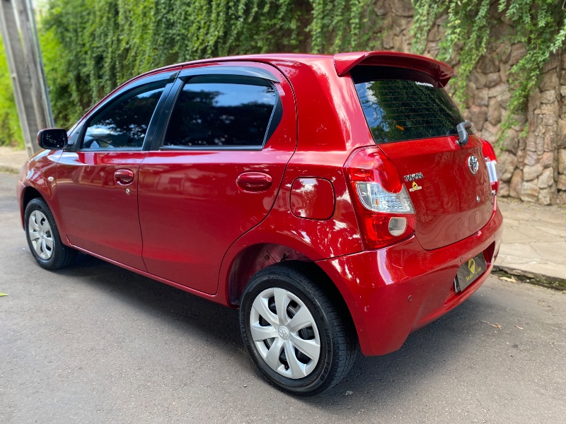 TOYOTA ETIOS XS 1.3 2012/2013 ESTAÇÃO DO CARRO ESTRELA / Carros no Vale