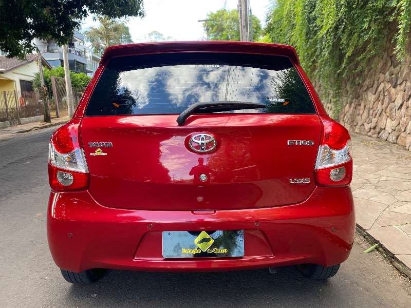 TOYOTA ETIOS XS 1.3 2012/2013 ESTAÇÃO DO CARRO ESTRELA / Carros no Vale