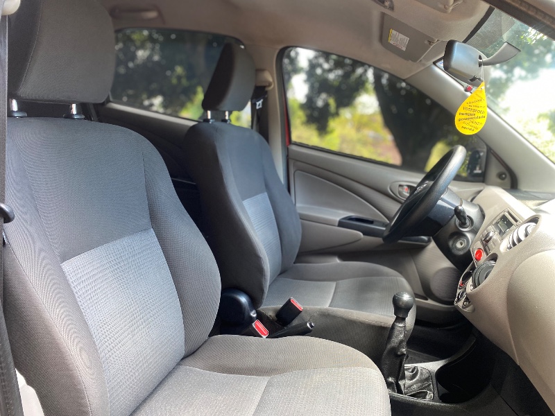 TOYOTA ETIOS XS 1.3 2012/2013 ESTAÇÃO DO CARRO ESTRELA / Carros no Vale
