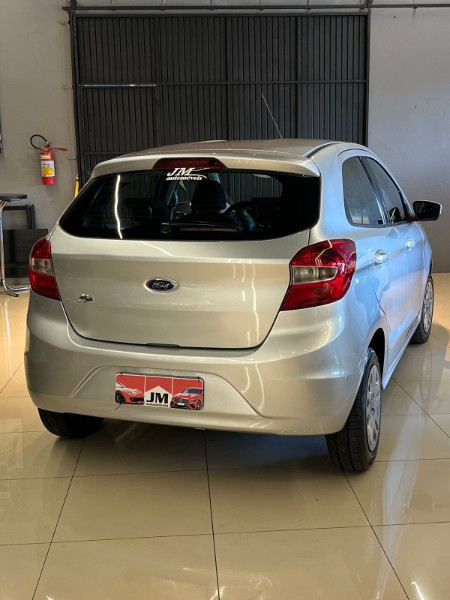 FORD KA 1.0 8V FLEX 2014/2015 JM AUTOMÓVEIS VENÂNCIO AIRES / Carros no Vale