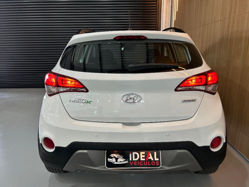 HYUNDAI HB20X 1.6 /2017 IDEAL VEÍCULOS LAJEADO / Carros no Vale