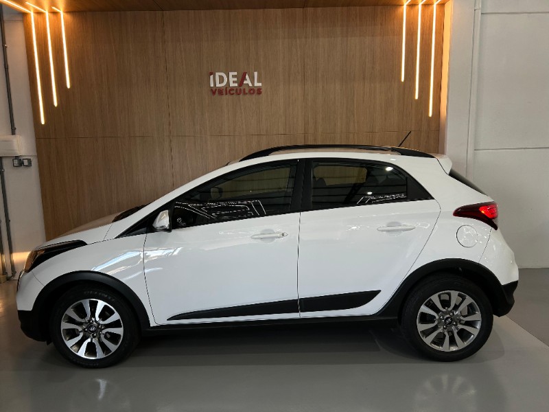 HYUNDAI HB20X 1.6 /2017 IDEAL VEÍCULOS LAJEADO / Carros no Vale